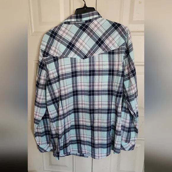 Torrid Blue and White Plaid Shirt Size 2X - Picture 3 of 3